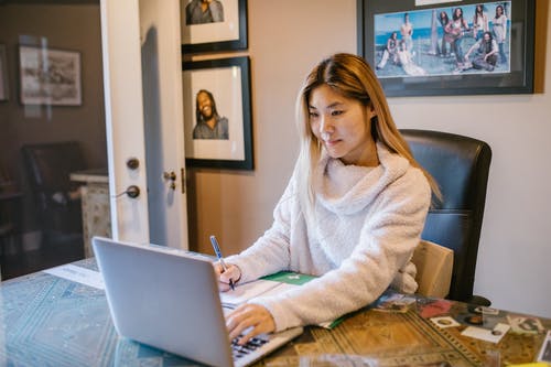 Formation-professionnelle-en-ligne-PraXis-Développement
